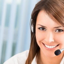 Jeune femme au téléphone-Santé au travail